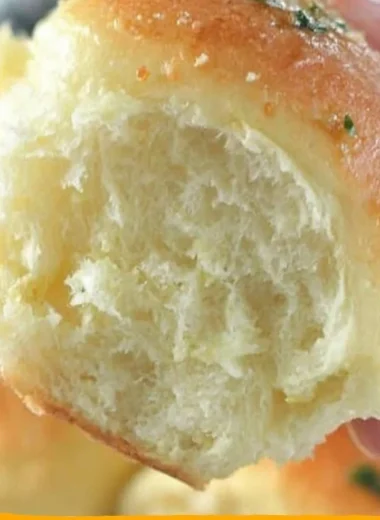 Fluffy homemade dinner rolls baked in 30 minutes