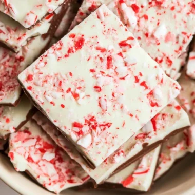 Delicious 3 Ingredient Peppermint Bark recipe for holiday treats.