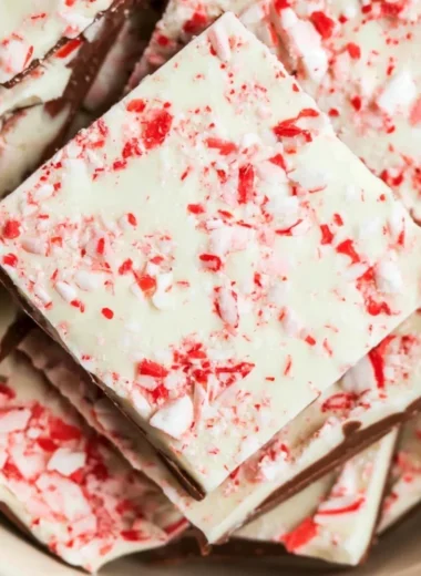 Delicious 3 Ingredient Peppermint Bark recipe for holiday treats.